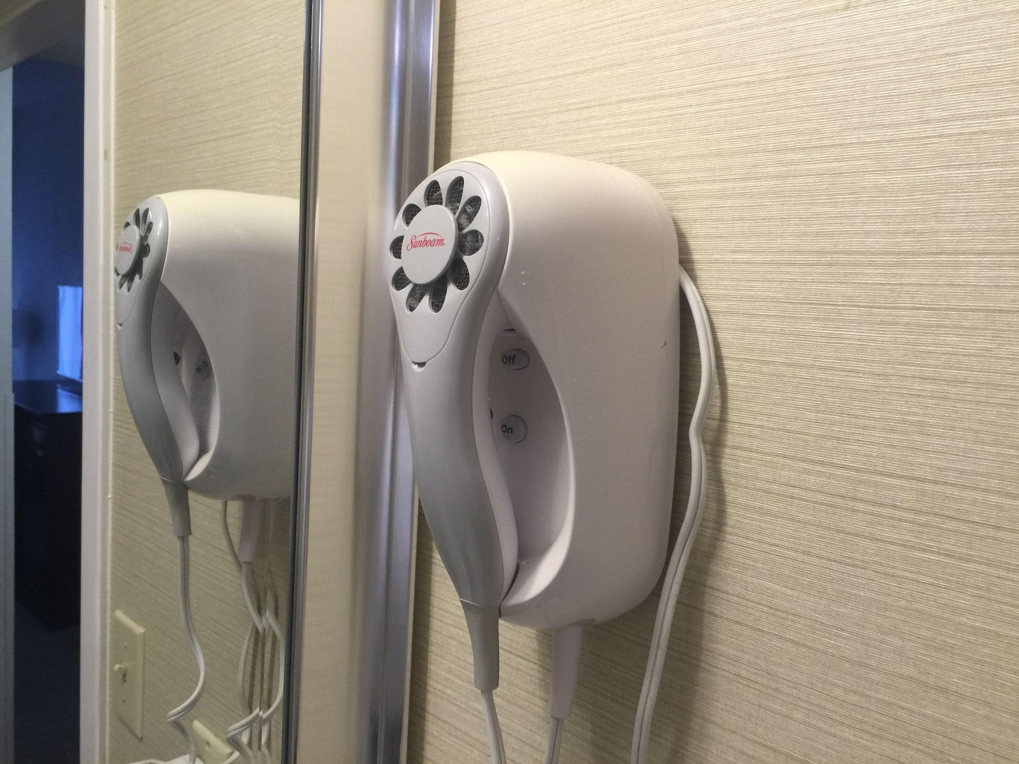 Quality Inn Richmond Airport Сандстон Экстерьер фото