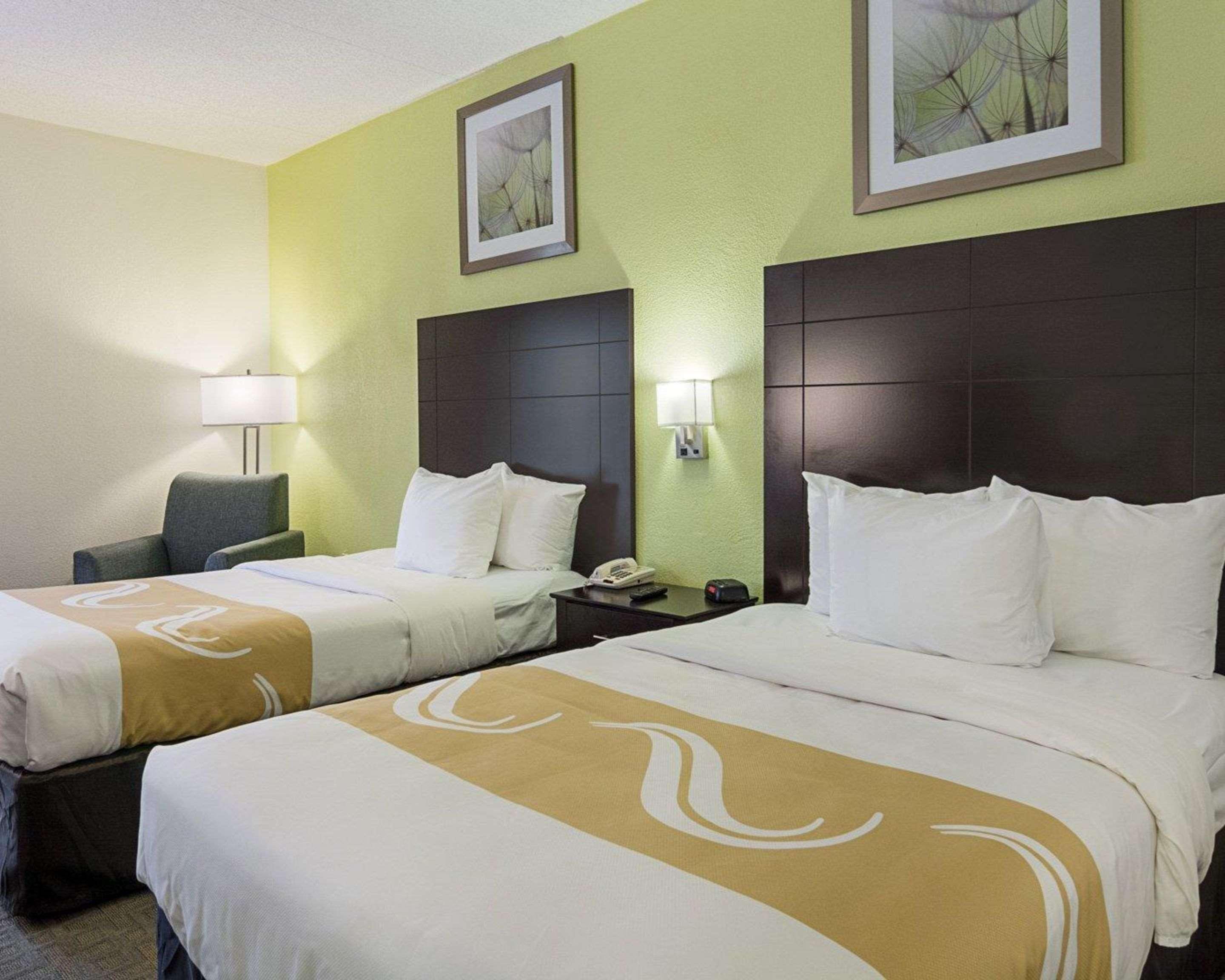 Quality Inn Richmond Airport Сандстон Экстерьер фото